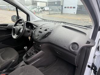 Ford Transit Courier Van 1.5 TDCI Trend Duratorq S&S picture 13