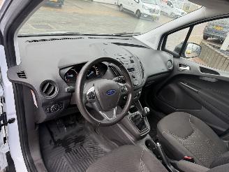 Ford Transit Courier Van 1.5 TDCI Trend Duratorq S&S picture 14