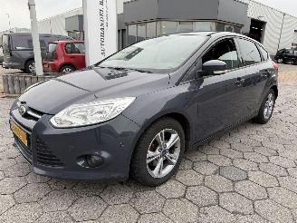 krockskadad bil auto Ford Focus 1.0 EcoBoost Titanium 2013/9