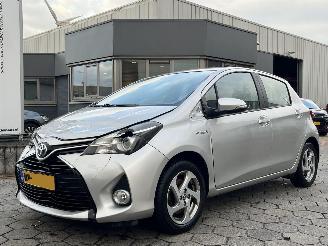 uszkodzony samochody osobowe Toyota Yaris 1.5 Hybrid Trend Bi-Tone 2016/1