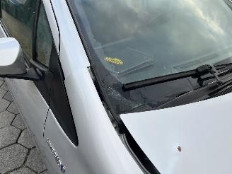 Toyota Yaris 1.5 Hybrid Trend Bi-Tone picture 12