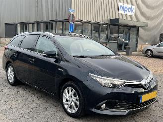 Toyota Auris Touring Sports 1.8 Hybrid Lease picture 3