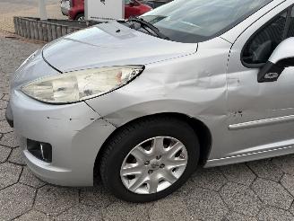 Peugeot 207 1.4 VTi Urban Move picture 4