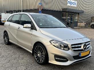 Vaurioauto  passenger cars Mercedes B-klasse 180 Prestige AUTOMAAT 2018/4