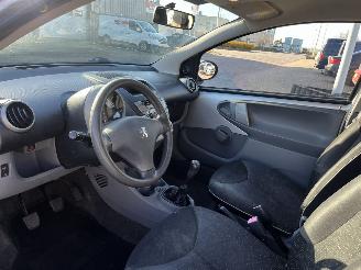 Peugeot 107 1.0-12V Urban Move picture 15