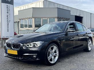 Voiture accidenté BMW 3-serie 320i High Executive AUTOMAAT 2017/9