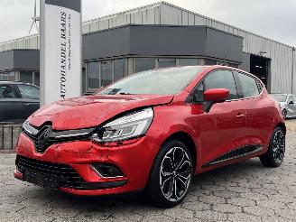 Damaged car Renault Clio 1.2 TCe Intens 2017/1