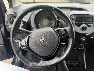 Peugeot 108 1.0 e-VTi Envy picture 18