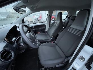 Volkswagen Up! 1.0 picture 14