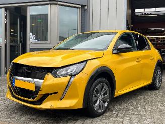 skadebil auto Peugeot e-208 EV Allure Pack 50 kWh 2022/4