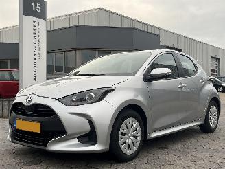 Unfallwagen Toyota Yaris 1.5 Hybrid Active 2023/10