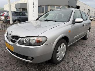 Vaurioauto  passenger cars Nissan Almera 1.5 Visia 2004/9