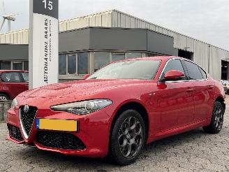 damaged passenger cars Alfa Romeo Giulia 2.0 T AWD Veloce 280PK 2019/12