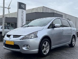 Vaurioauto  passenger cars Mitsubishi Grandis 2.4-16V Intense 6p. 2004/7