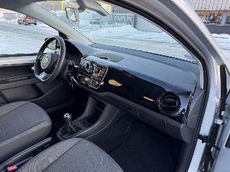 Volkswagen Up! 1.0 move up! BlueMotion picture 14