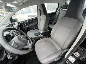 Volkswagen Up! 1.0 move up! BlueMotion picture 15