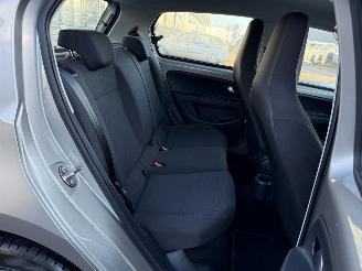 Volkswagen Up! 1.0 picture 17