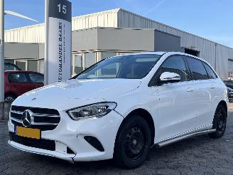 krockskadad bil auto Mercedes B-klasse 200d AUTOMAAT 2021/7