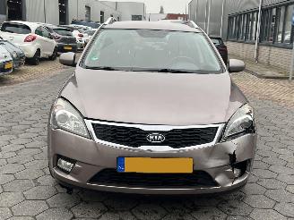 Kia Cee d 1.4 CVVT X-ecutive picture 2