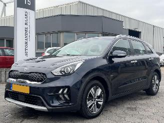 krockskadad bil auto Kia Niro 1.6 GDi Hybrid DynamicLine 2019/8