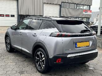 Peugeot e-2008 EV GT 50 kWh picture 6