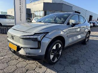 Voiture accidenté Volvo EX30 Single Motor Extended Range Core 69 kWh 2024/4