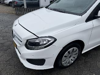Mercedes B-klasse 220 d Ambition AUTOMAAT picture 14
