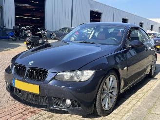 Vaurioauto  passenger cars BMW 3-serie Coupé 335i Introduction AUTOMAAT 2006/10