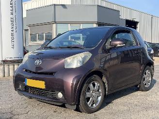 damaged passenger cars Toyota iQ 1.0 VVTi Aspiration 2012/4
