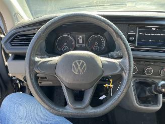 Volkswagen Transporter 2.0 TDI L2H3 28 picture 16