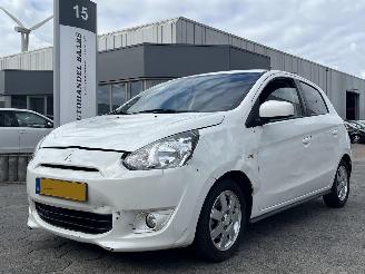 krockskadad bil auto Mitsubishi Space-star 1.0 Bright 2015/7
