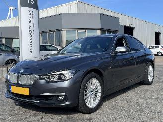 Damaged car BMW 3-serie 320i Edition Luxury Line Purity Executive 2018/3