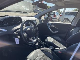 Peugeot 2008 1.2 PureTech Allure picture 14
