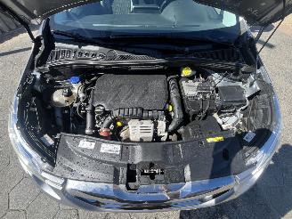 Peugeot 2008 1.2 PureTech Allure picture 7