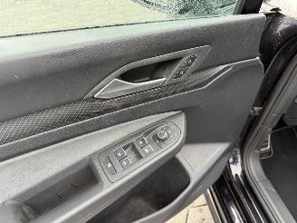 Volkswagen Golf 1.5 eTSI R-Line picture 9