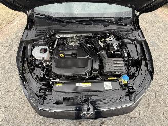 Volkswagen Golf 1.5 eTSI R-Line picture 8