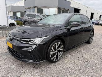 Damaged car Volkswagen Golf 1.5 eTSI R-Line 2022/1