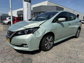 Damaged car Nissan Leaf Acenta 40 kWh 2018/7