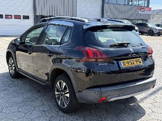 Peugeot 2008 1.2 PureTech Allure picture 9