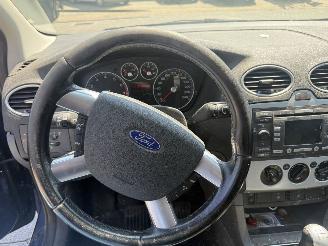 Ford Focus 1.8-16V Ambiente Flexifuel picture 15
