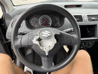 Suzuki Swift 1.5 GLS picture 16