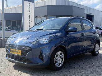 damaged passenger cars Hyundai I-10 1.0 Premium AUTOMAAT 2025/9