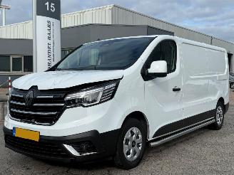 skadebil bedrijf Renault Trafic 130 T30 L2H1 2024/9