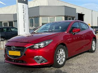 Vaurioauto  passenger cars Mazda 3 2.0 SkyActiv-G 120 SkyLease 2016/4