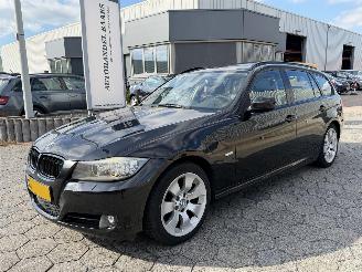 krockskadad bil auto BMW 3-serie Touring 318i Business Line 2010/4