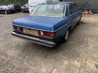 Mercedes 200-300D 300 D.AUTOMAAT   usa import. picture 3