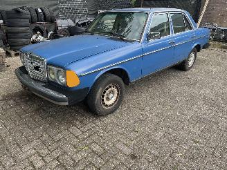 Mercedes 200-300D 300 D.AUTOMAAT   usa import. picture 2