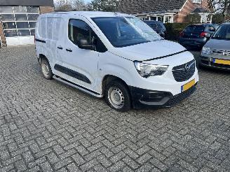 skadebil bedrijf Opel Combo 1.5 CDTI blue hdi 100 S&S L1 2023/7
