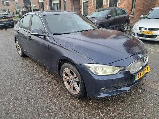 BMW 3-serie 320i high executive automaat picture 2