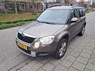 Voiture accidenté Skoda Yeti 1.2tsi tour 2012/1